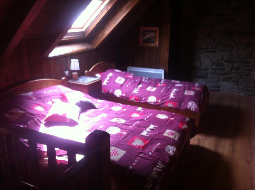 Gites Au Chant Des Marmites Saint-Lary-Soulan Oda fotoğraf