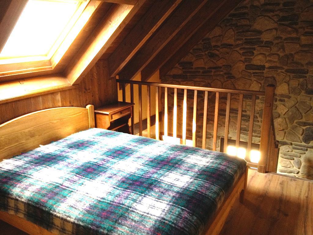 Gites Au Chant Des Marmites Saint-Lary-Soulan Oda fotoğraf